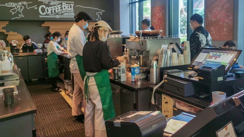 2025,星巴克中国迎来大结局?